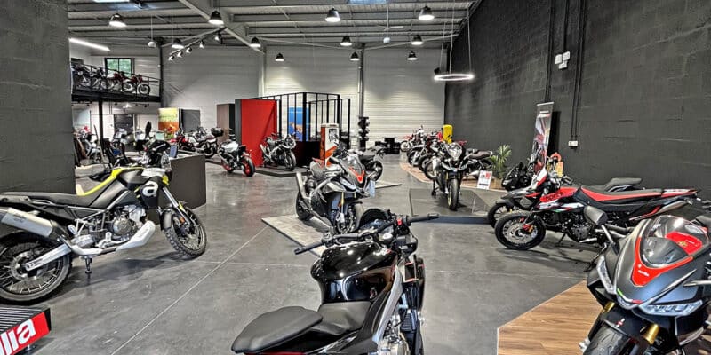 agencement magasin moto