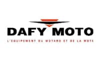Logo Dafy Moto avec un texte noir, un graphique abstrait rouge et noir au-dessus, et le slogan "L'équipement du motard et de la moto" en dessous.