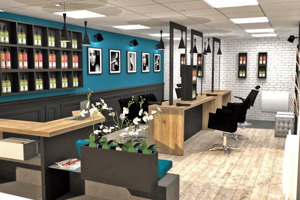 Intérieur d'un salon de coiffure moderne avec des chaises noires, des accents en bois, des étagères de produits sur les murs, des photos encadrées et des détails en briques blanches. Des orchidées et des magazines sont posés sur le comptoir d'entrée.